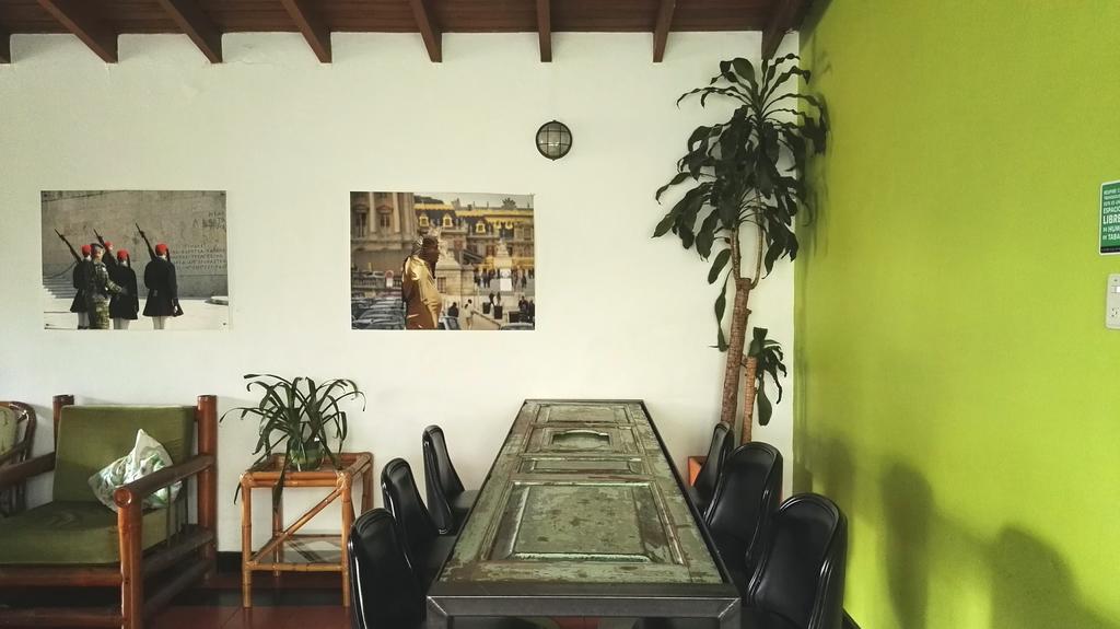Saman Hostel Medellin Bagian luar foto