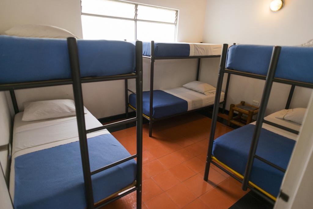 Saman Hostel Medellin Bagian luar foto